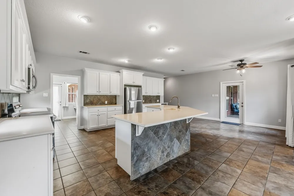 501 Cherry Hills Drive Huntsville, TX 77340