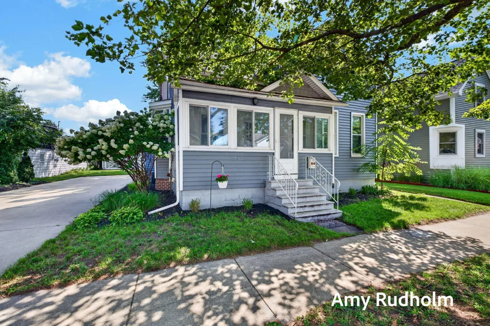 532 Jackson Avenue Grand Haven, MI 49417