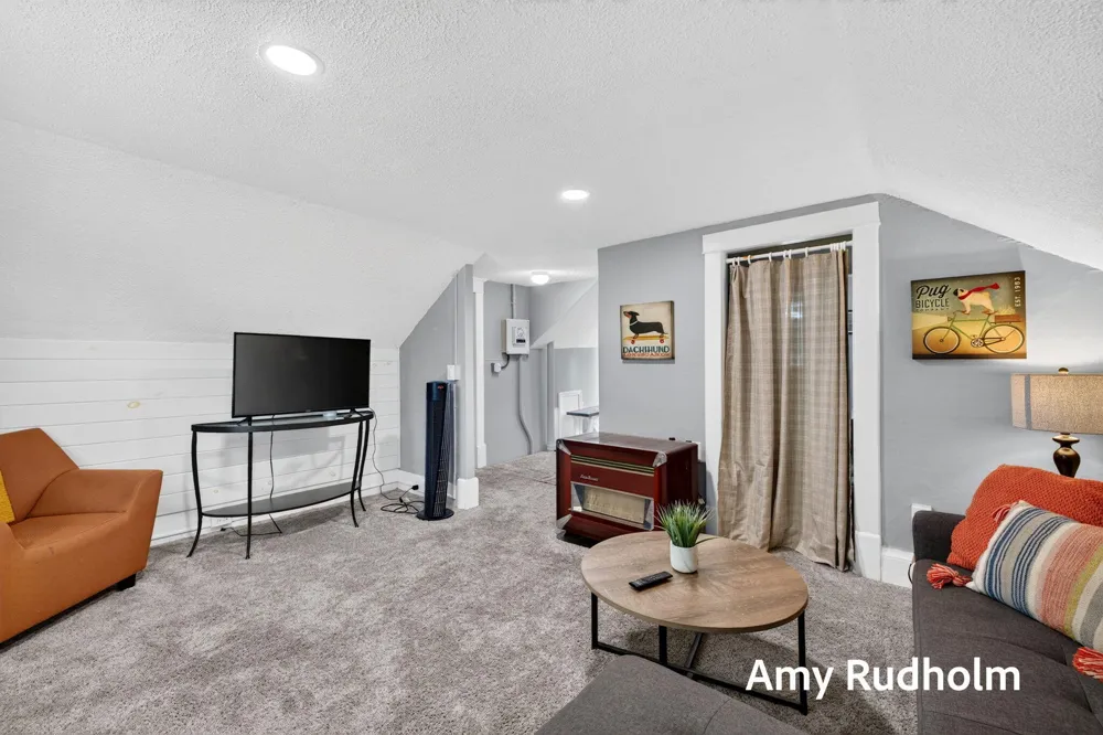 532 Jackson Avenue Grand Haven, MI 49417