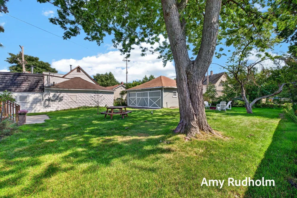 532 Jackson Avenue Grand Haven, MI 49417