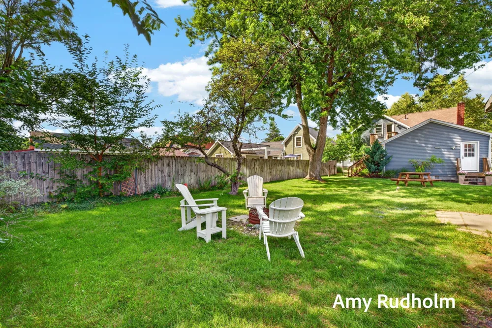 532 Jackson Avenue Grand Haven, MI 49417