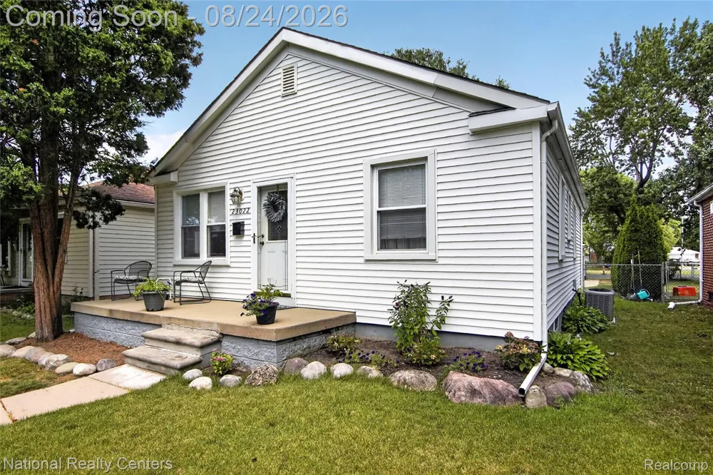 23022 Cleveland Street Dearborn City, MI 48124