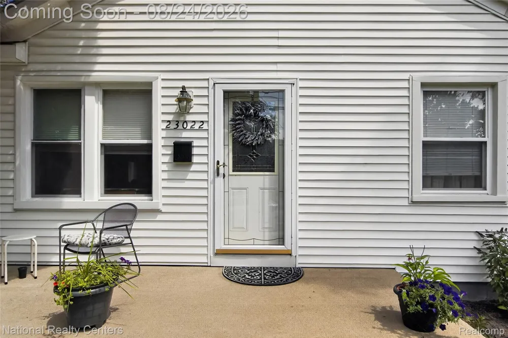 23022 Cleveland Street Dearborn City, MI 48124