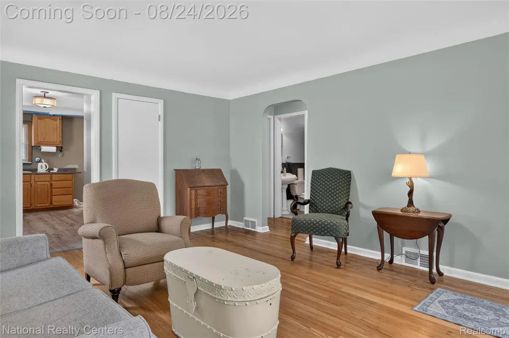 23022 Cleveland Street Dearborn City, MI 48124