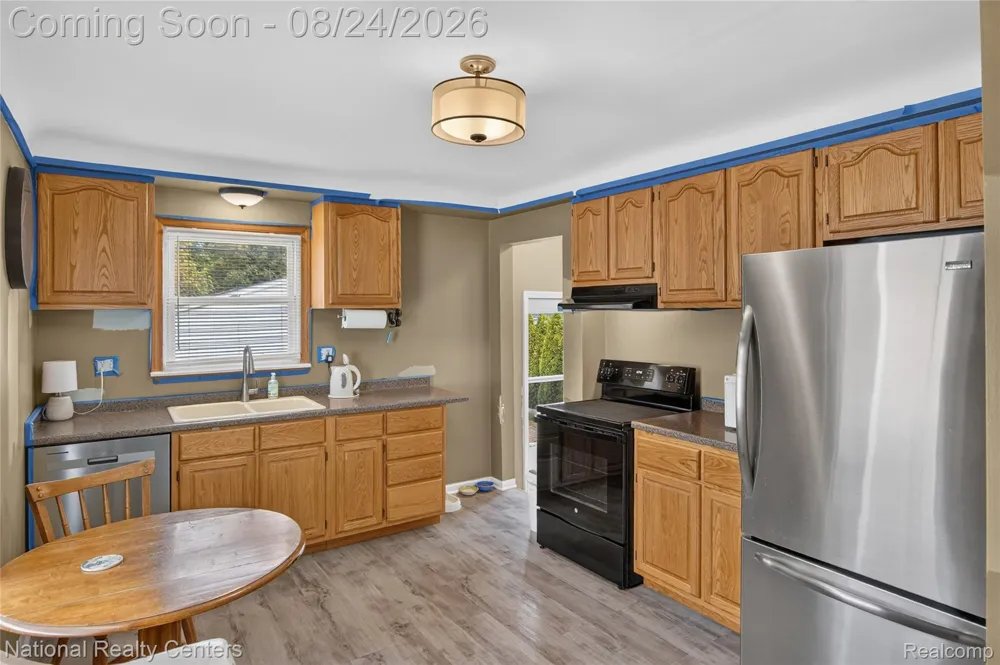 23022 Cleveland Street Dearborn City, MI 48124