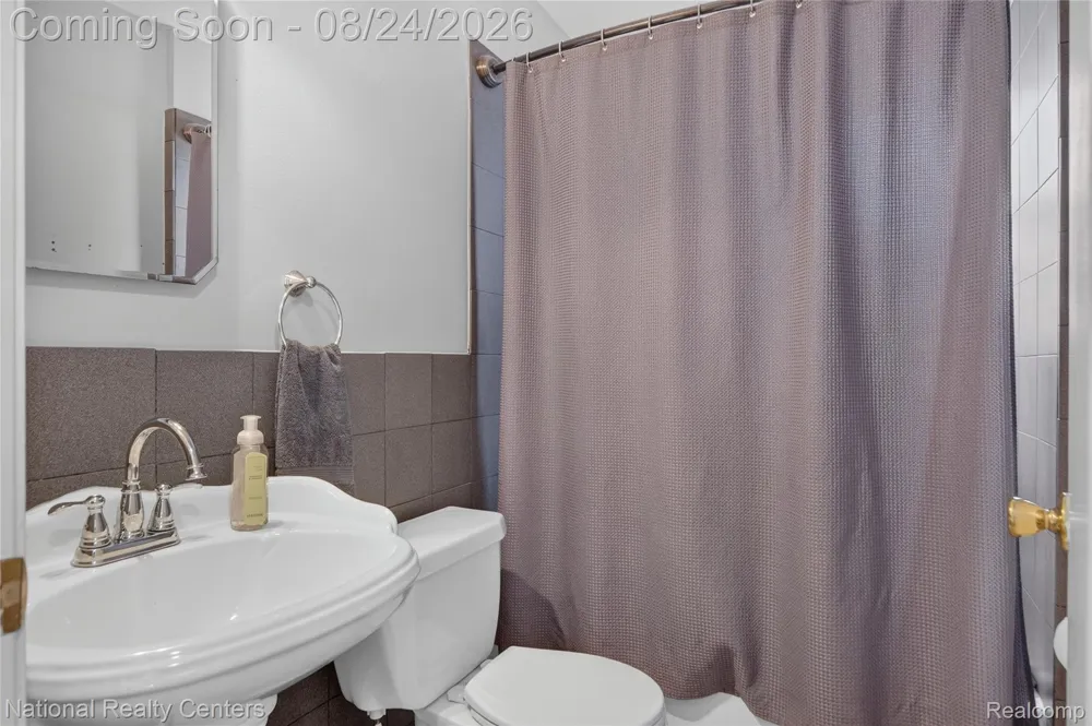 23022 Cleveland Street Dearborn City, MI 48124