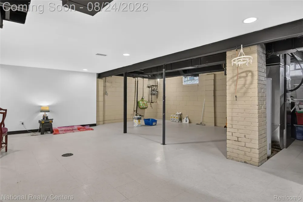 23022 Cleveland Street Dearborn City, MI 48124