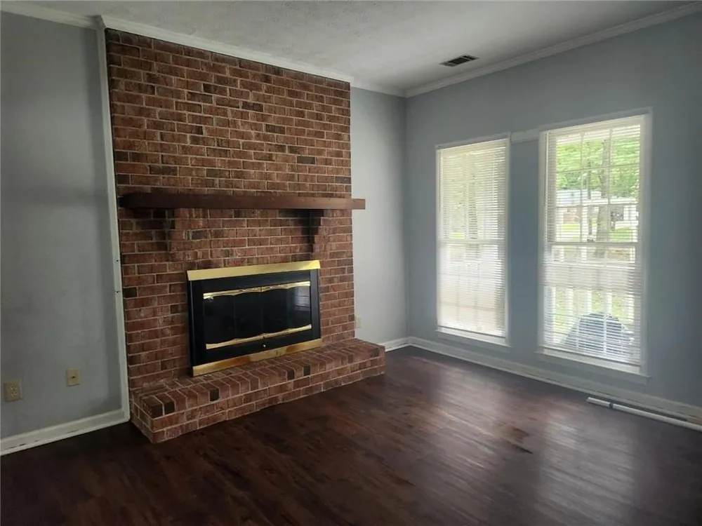 2278 valley Drive Snellville, GA 30078