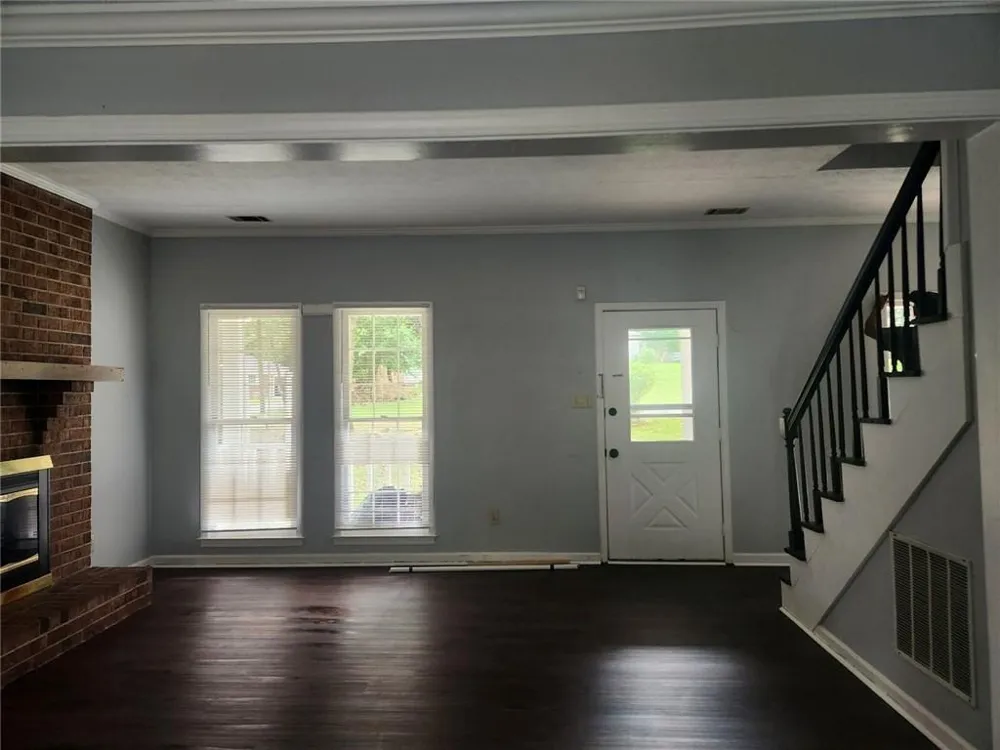 2278 valley Drive Snellville, GA 30078
