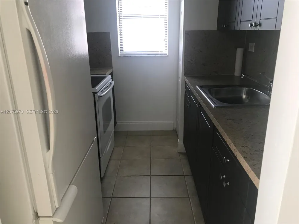 7095 NW 179th St #112 Hialeah, FL 33015