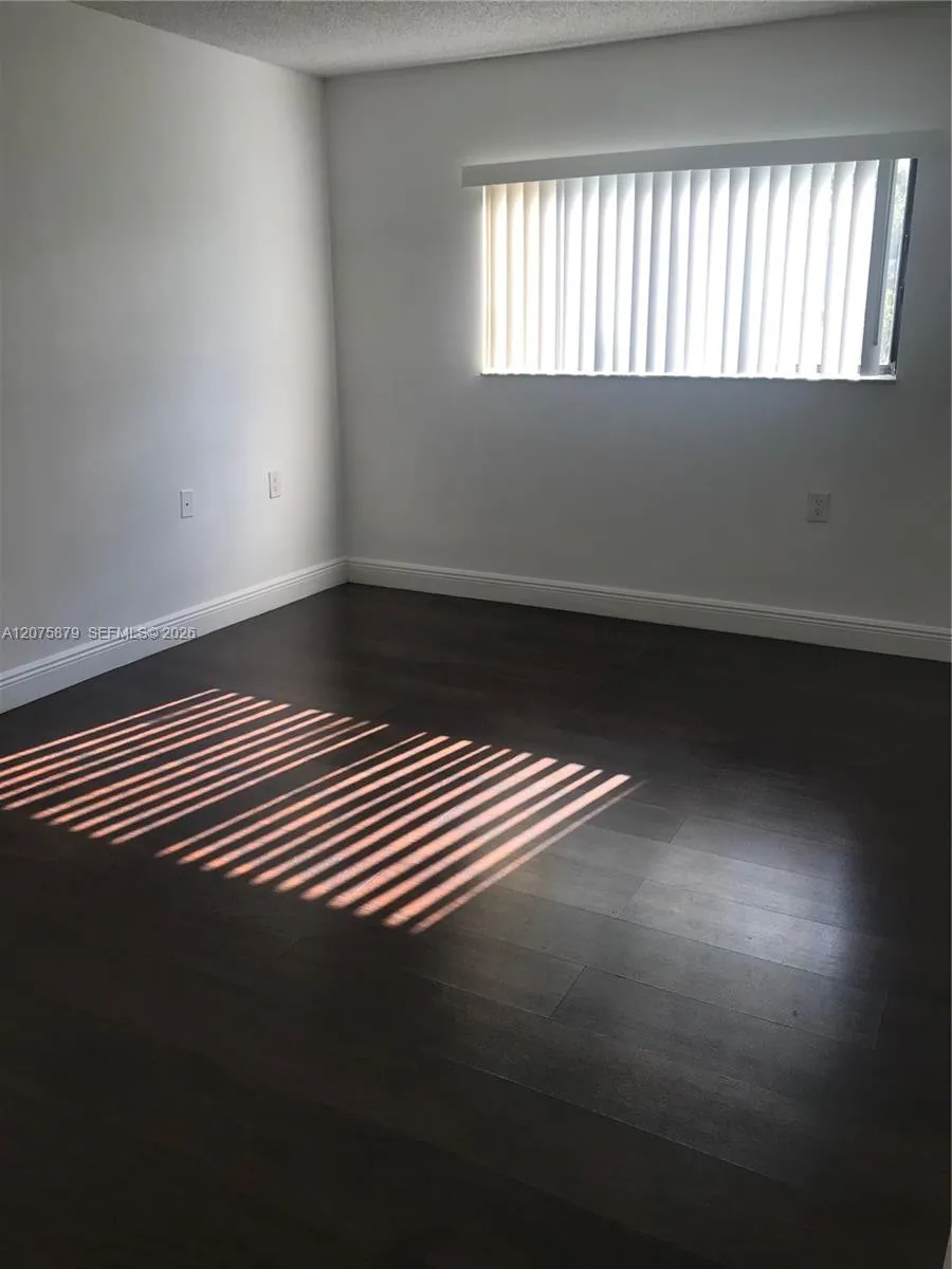 7095 NW 179th St #112 Hialeah, FL 33015