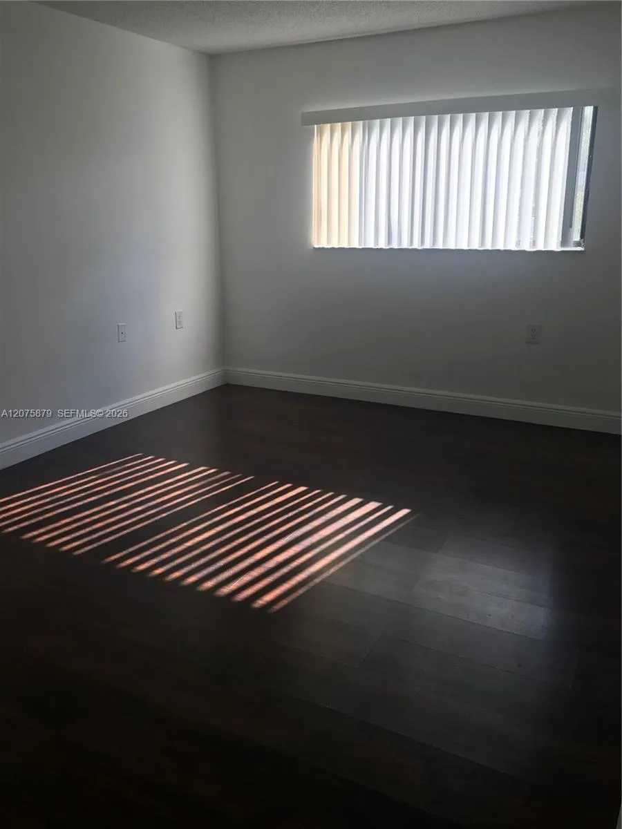 7095 NW 179th St #112 Hialeah, FL 33015