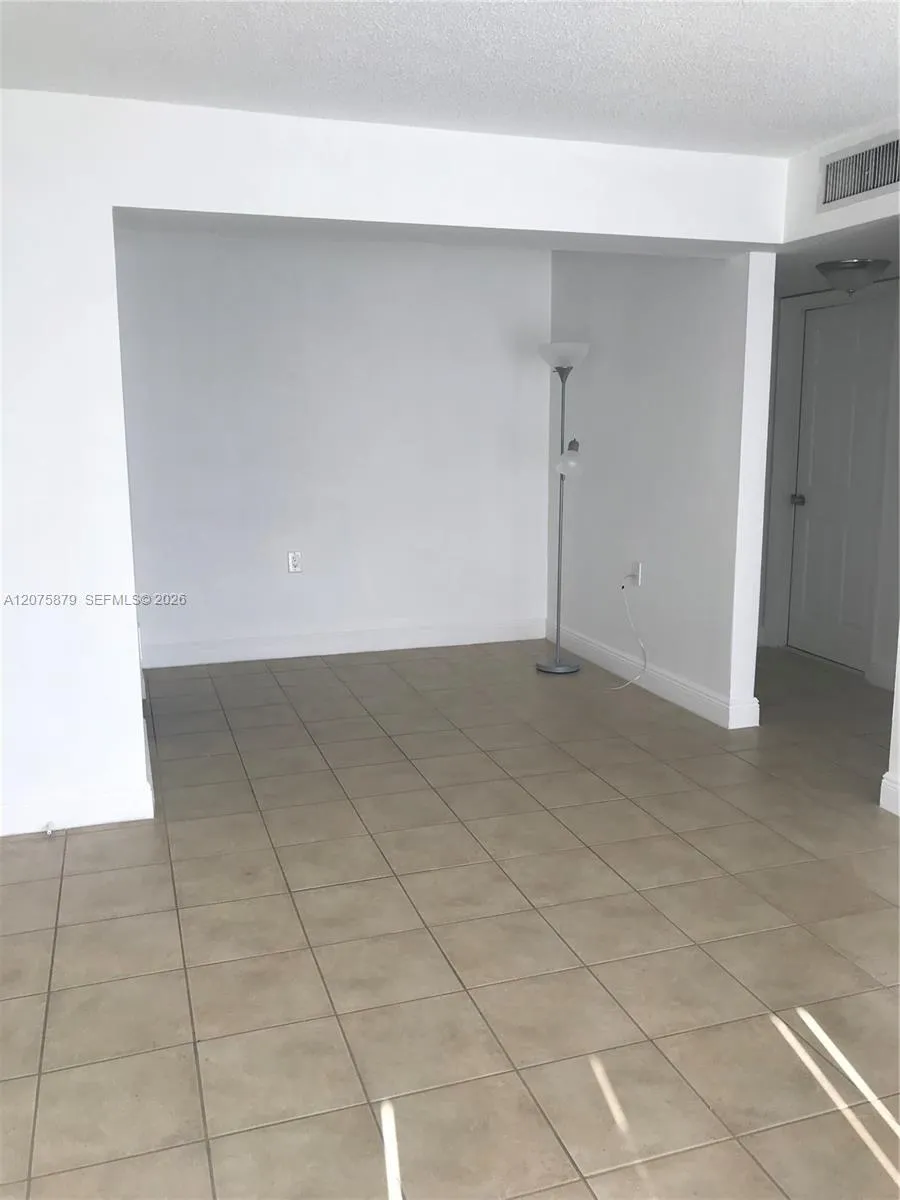 7095 NW 179th St #112 Hialeah, FL 33015