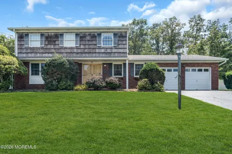 29 Meadowbrook Drive