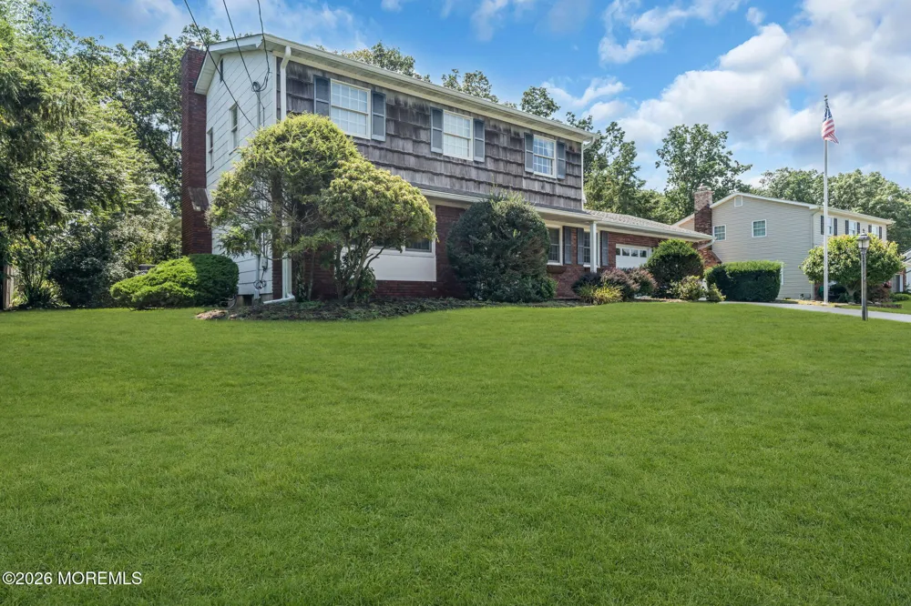 29 Meadowbrook Drive Howell, NJ 07731