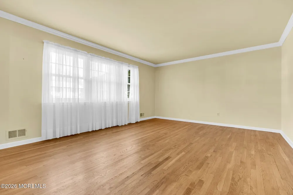 29 Meadowbrook Drive Howell, NJ 07731