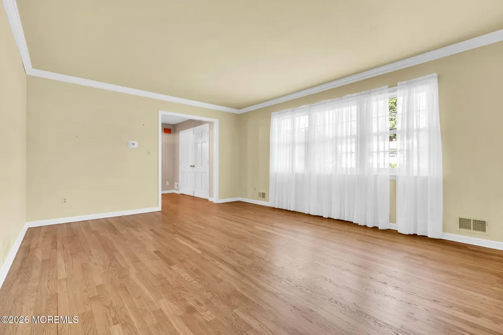 29 Meadowbrook Drive Howell, NJ 07731