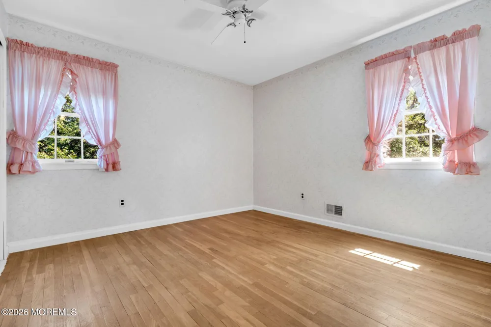 29 Meadowbrook Drive Howell, NJ 07731