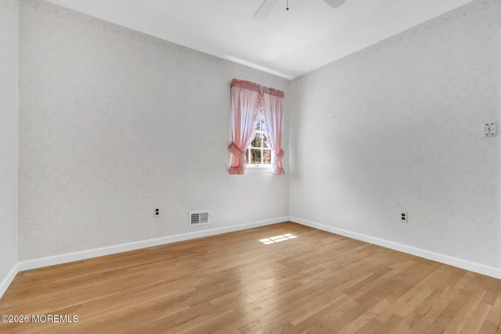 29 Meadowbrook Drive Howell, NJ 07731