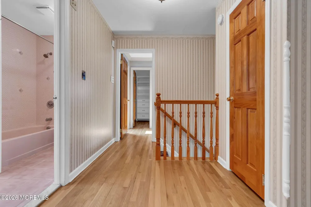 29 Meadowbrook Drive Howell, NJ 07731
