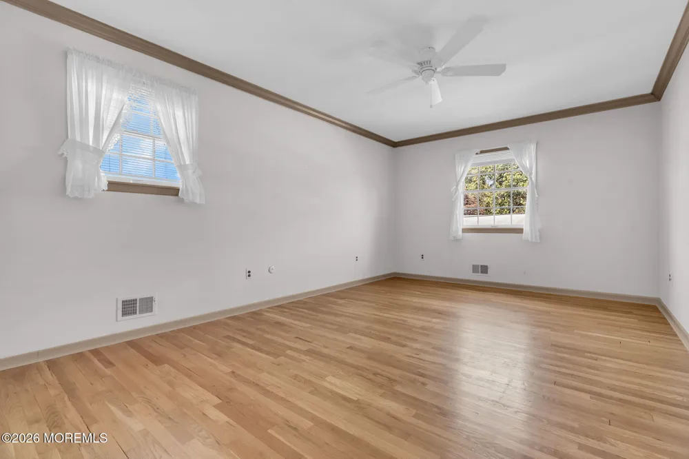 29 Meadowbrook Drive Howell, NJ 07731