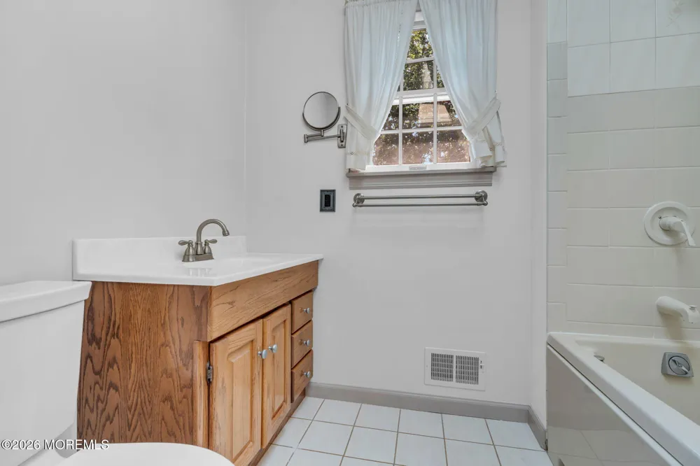 29 Meadowbrook Drive Howell, NJ 07731