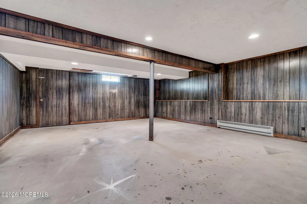 29 Meadowbrook Drive Howell, NJ 07731