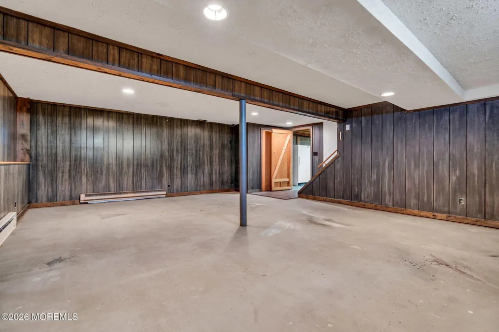 29 Meadowbrook Drive Howell, NJ 07731
