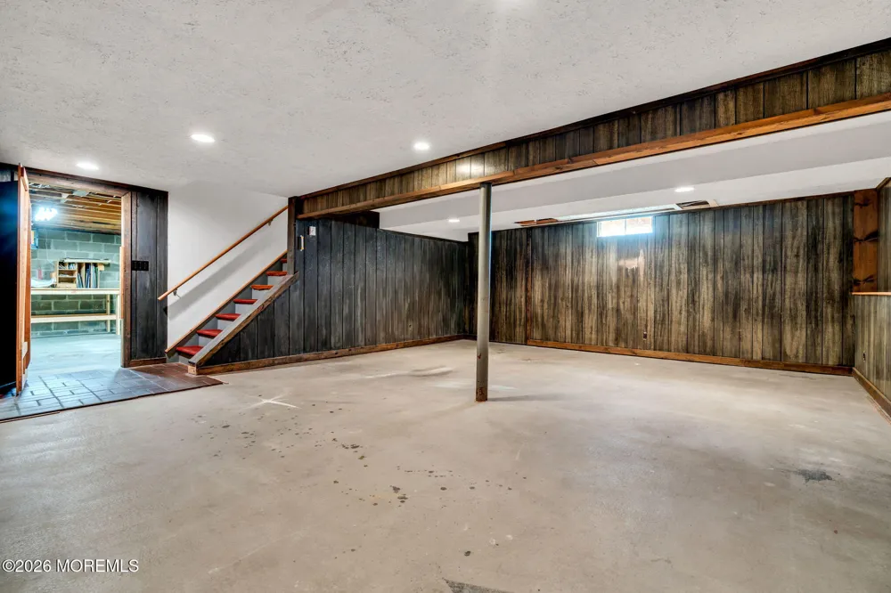 29 Meadowbrook Drive Howell, NJ 07731