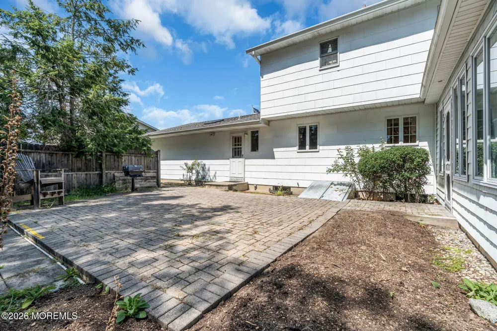 29 Meadowbrook Drive Howell, NJ 07731