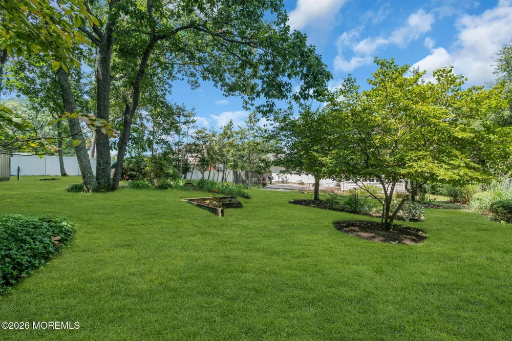 29 Meadowbrook Drive Howell, NJ 07731