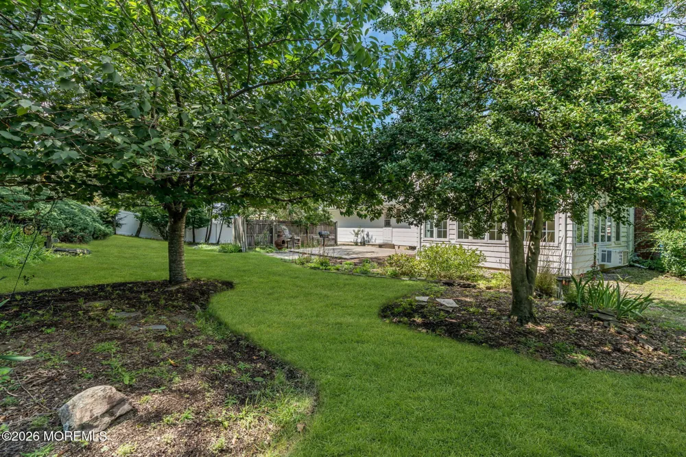 29 Meadowbrook Drive Howell, NJ 07731