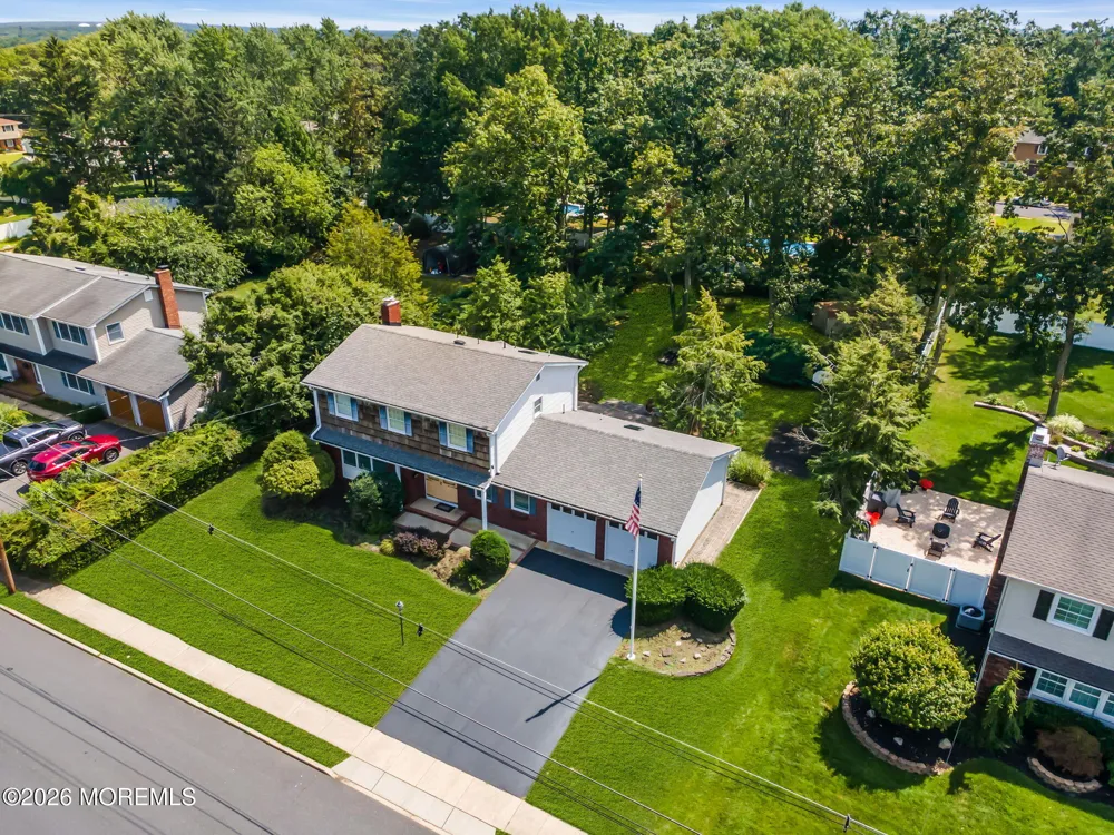 29 Meadowbrook Drive Howell, NJ 07731
