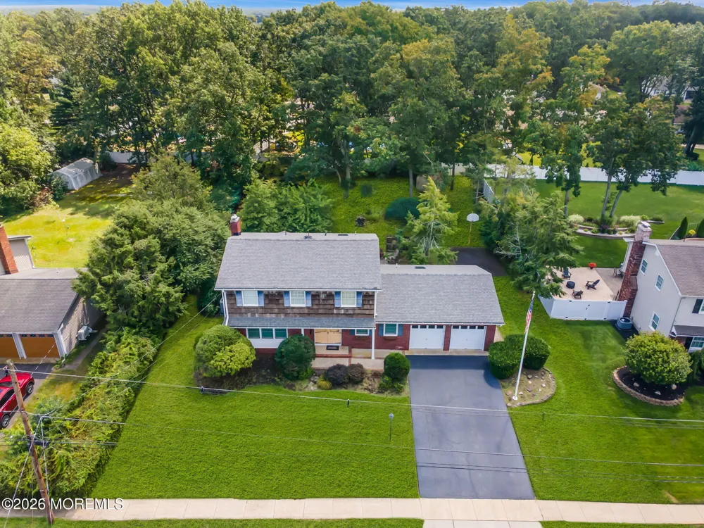 29 Meadowbrook Drive Howell, NJ 07731