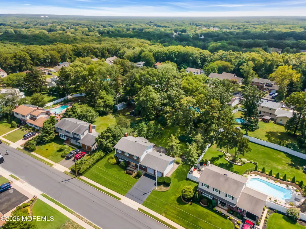 29 Meadowbrook Drive Howell, NJ 07731