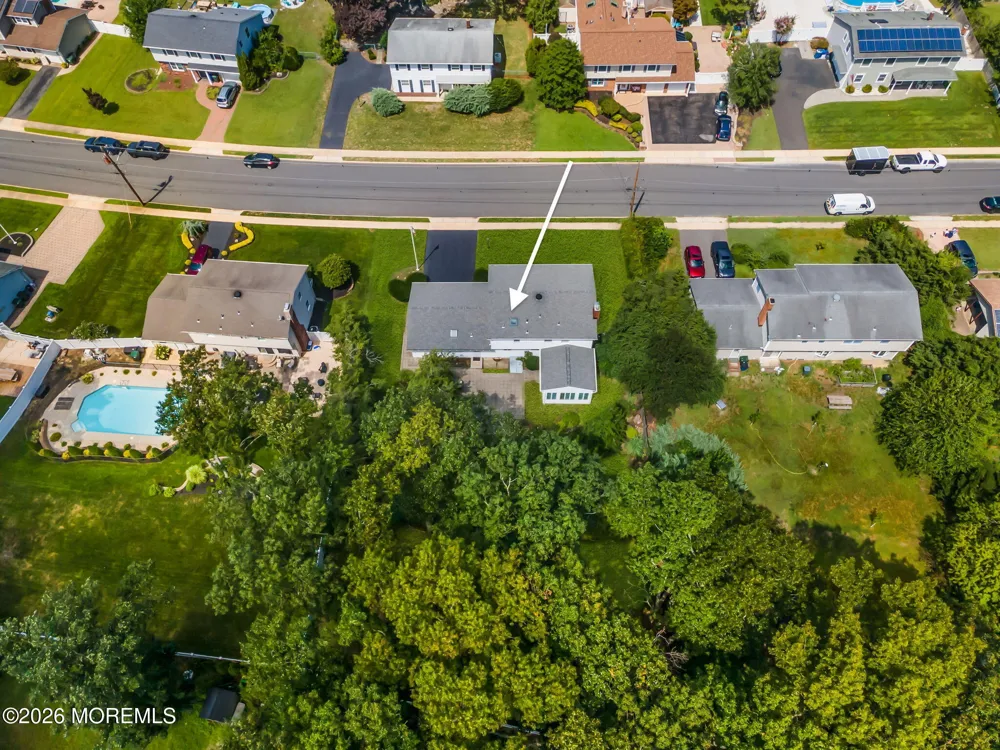 29 Meadowbrook Drive Howell, NJ 07731