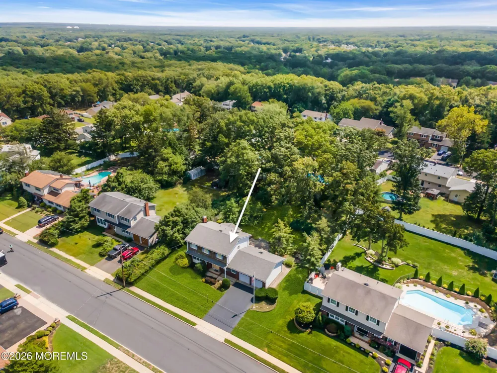 29 Meadowbrook Drive Howell, NJ 07731