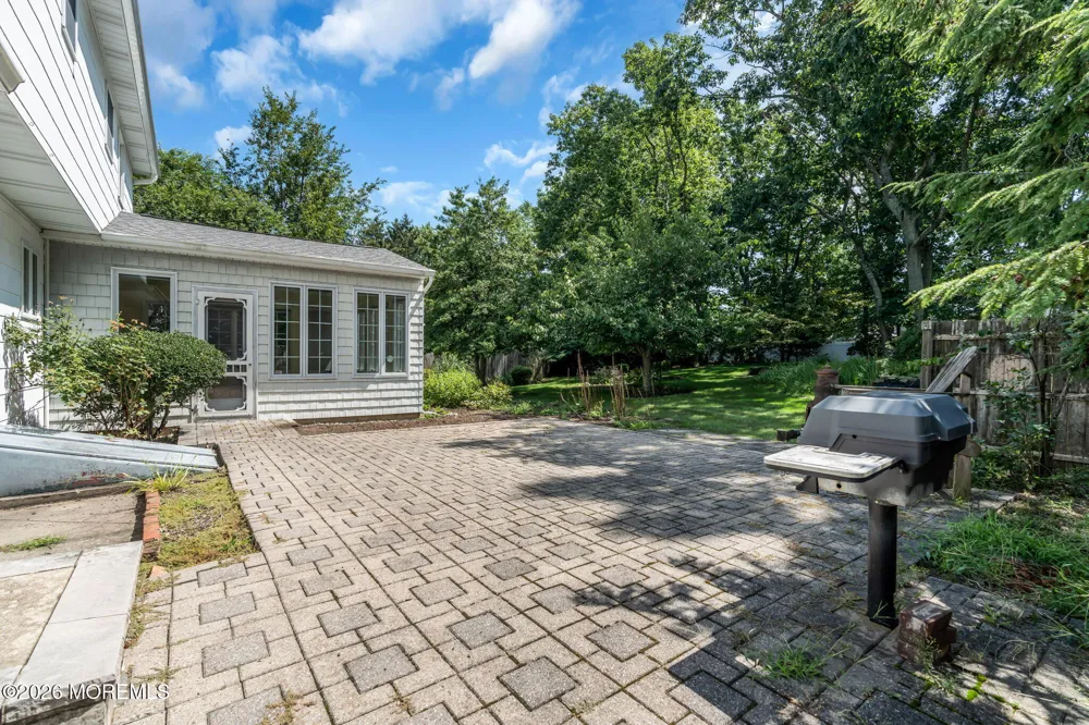 29 Meadowbrook Drive Howell, NJ 07731