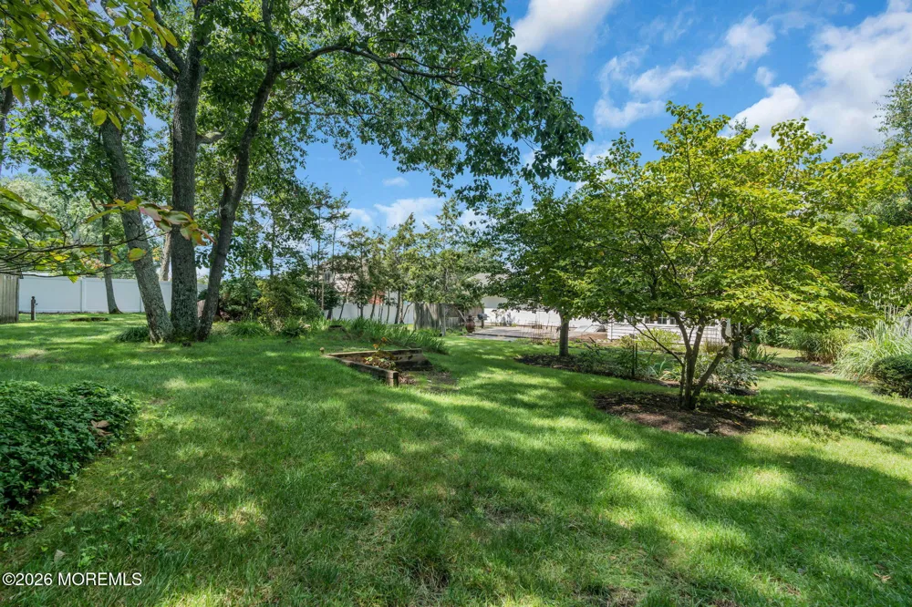 29 Meadowbrook Drive Howell, NJ 07731