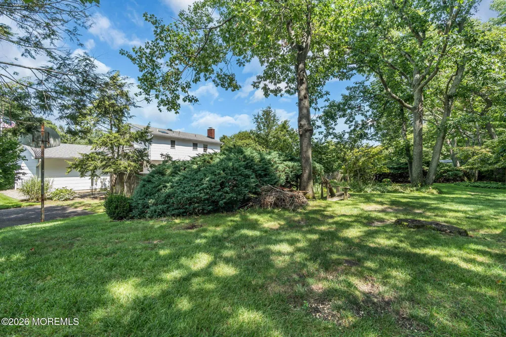 29 Meadowbrook Drive Howell, NJ 07731