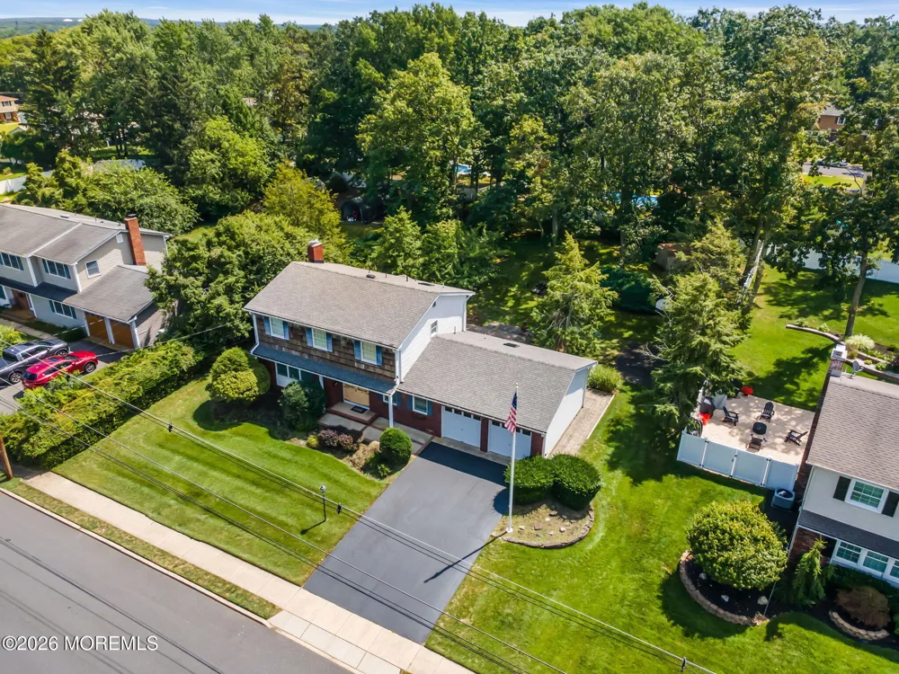 29 Meadowbrook Drive Howell, NJ 07731