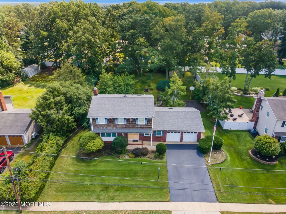29 Meadowbrook Drive Howell, NJ 07731
