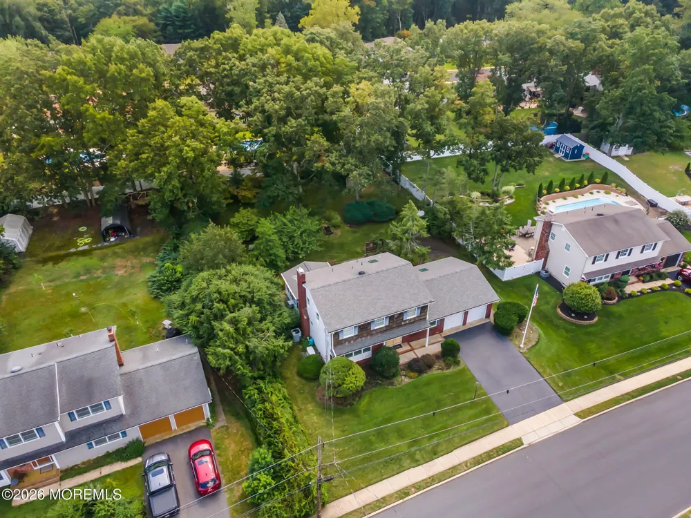 29 Meadowbrook Drive Howell, NJ 07731