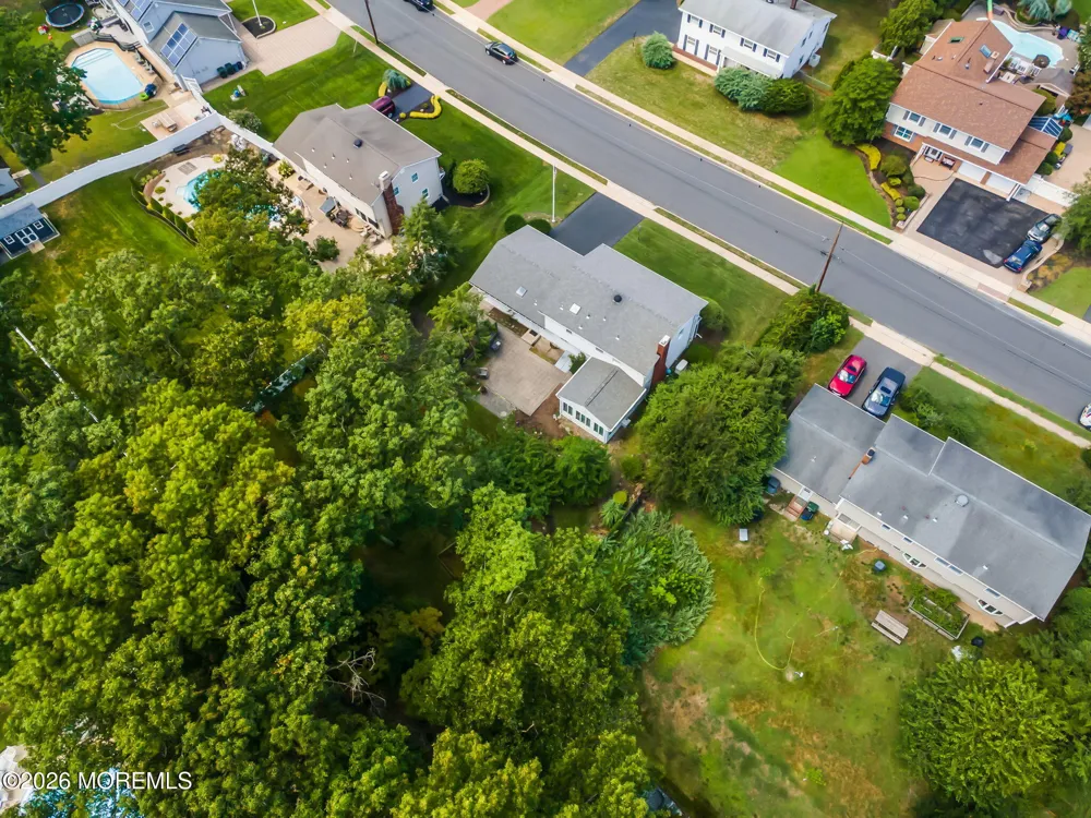 29 Meadowbrook Drive Howell, NJ 07731