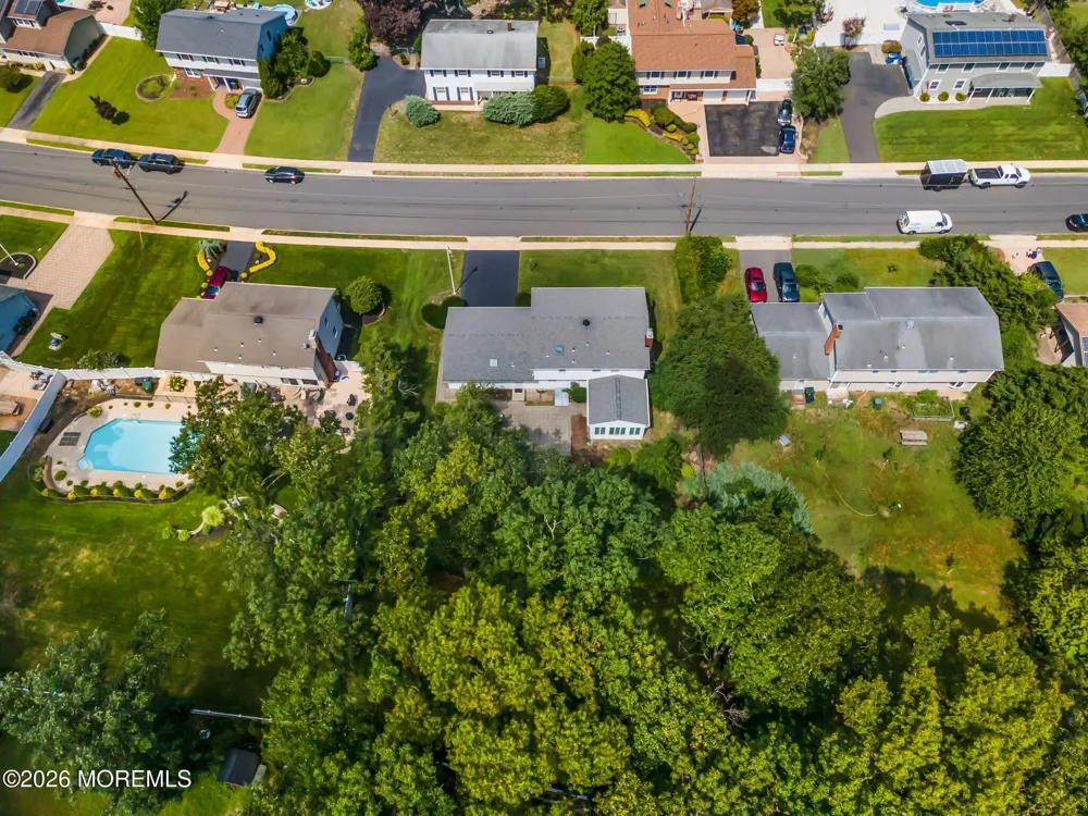 29 Meadowbrook Drive Howell, NJ 07731