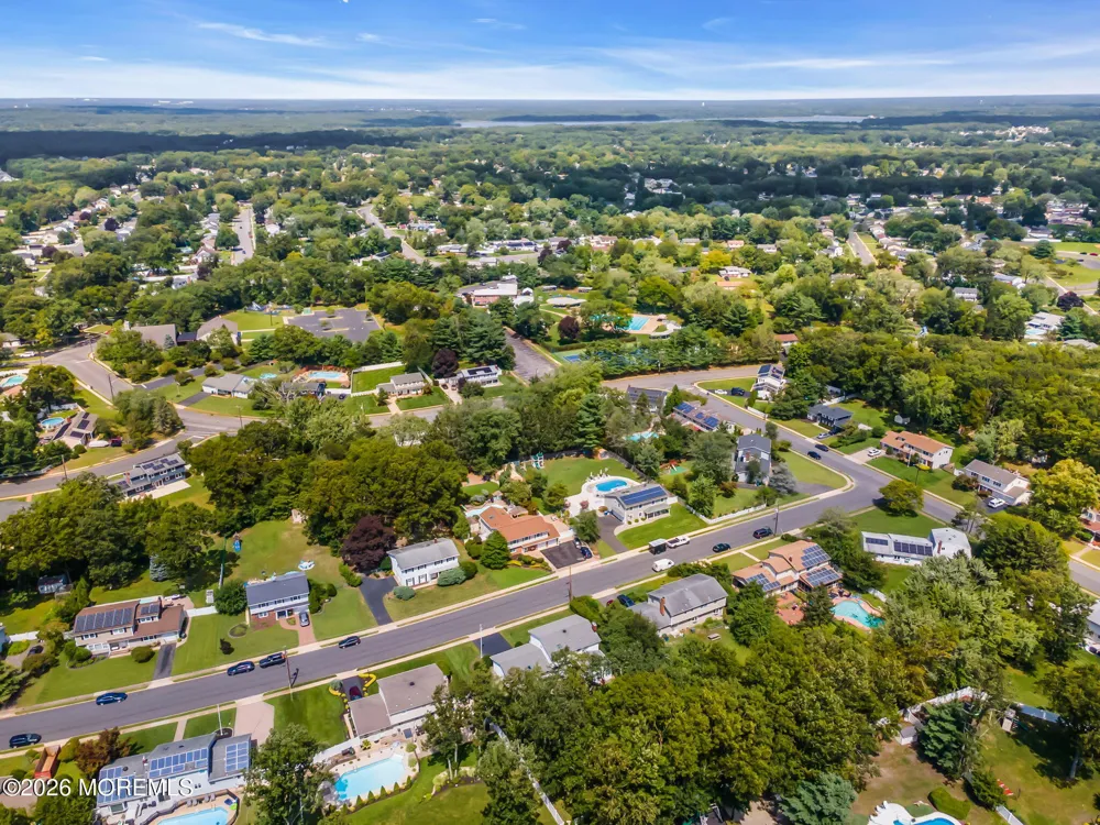 29 Meadowbrook Drive Howell, NJ 07731