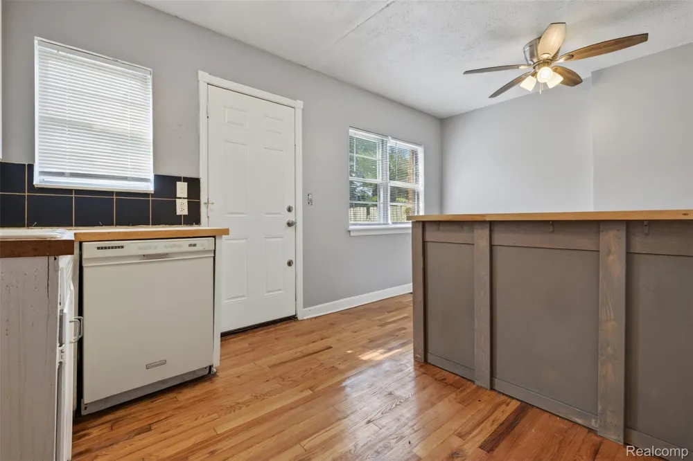 316 Sheffield Avenue Flint City, MI 48503