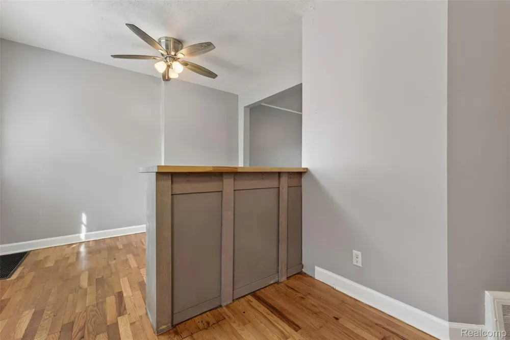 316 Sheffield Avenue Flint City, MI 48503