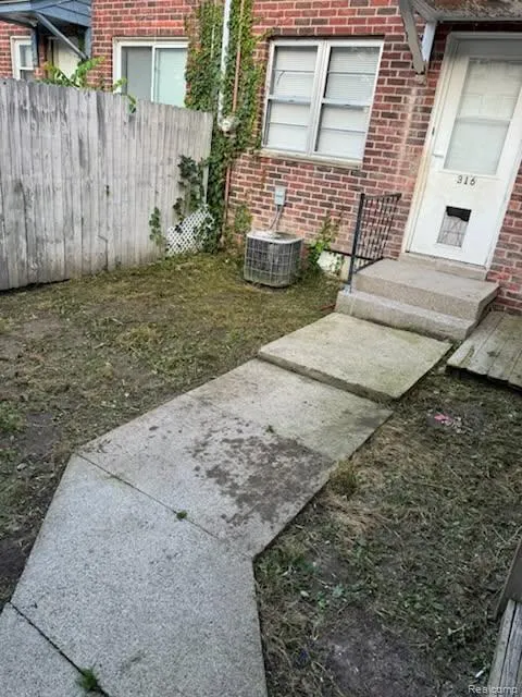316 Sheffield Avenue Flint City, MI 48503