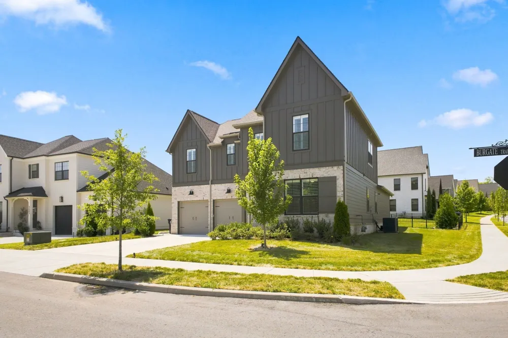 3487 Burgate Trl Thompsons Station, TN 37179